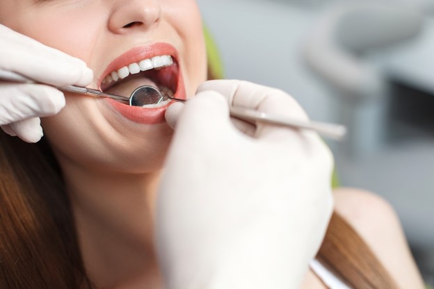 patient undergoing oral cancer screening